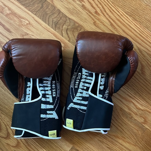 Everlast 1910 Boxing Gloves NIP - Picture 13 of 17